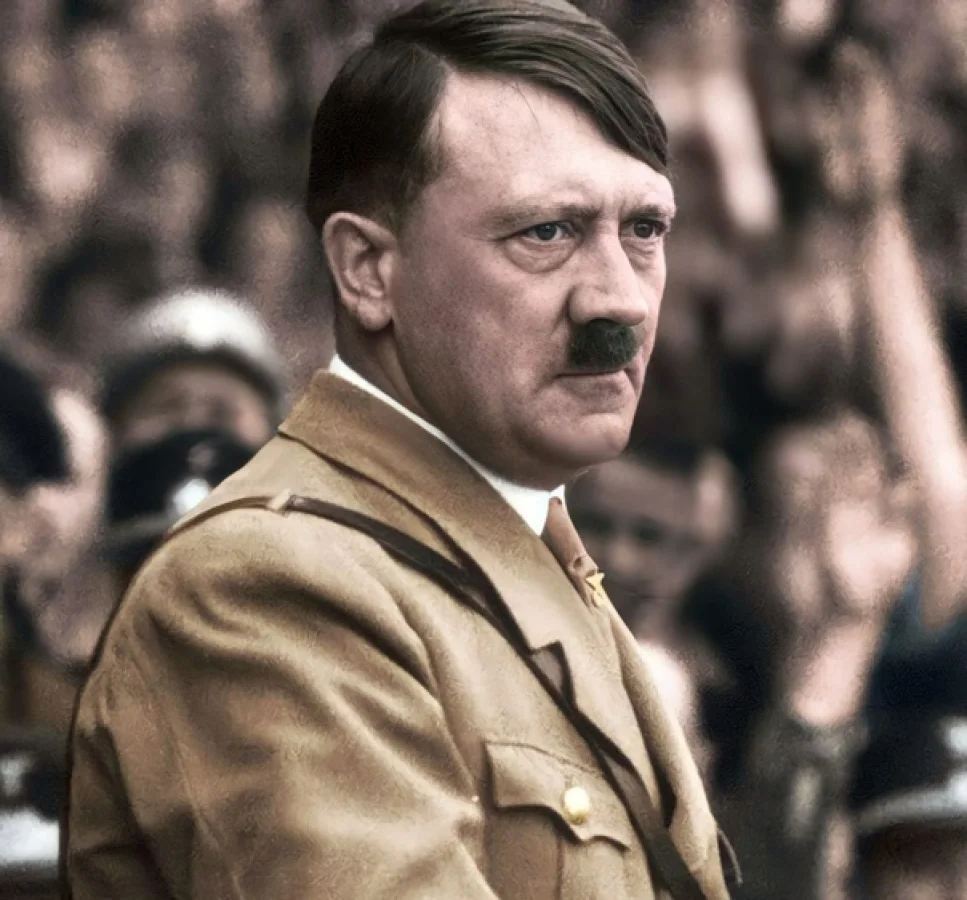 Adolf Hitler Kimdir? Adolf Hitler Kimdir?