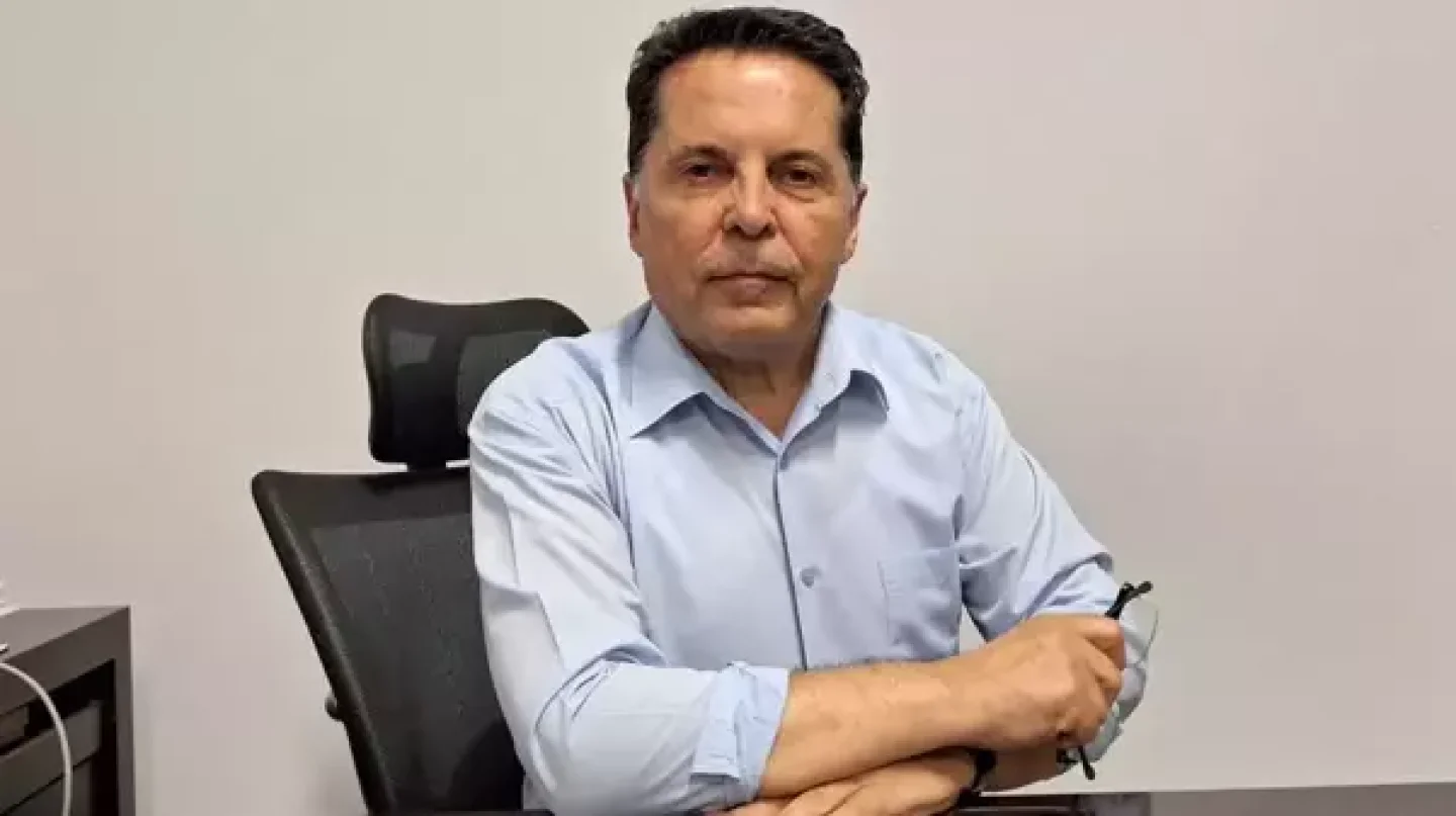 Ahmet Özer Kimdir? Ahmet Özer Kimdir?