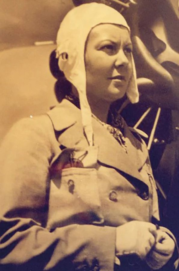 Sabiha Gökçen Kimdir? Sabiha Gökçen Kimdir?