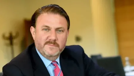 Yiğit Bulut Kimdir? Yiğit Bulut Kimdir?